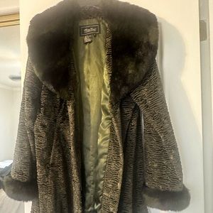 Beautiful Terry Lewis green faux fur winter coat with matching headband.